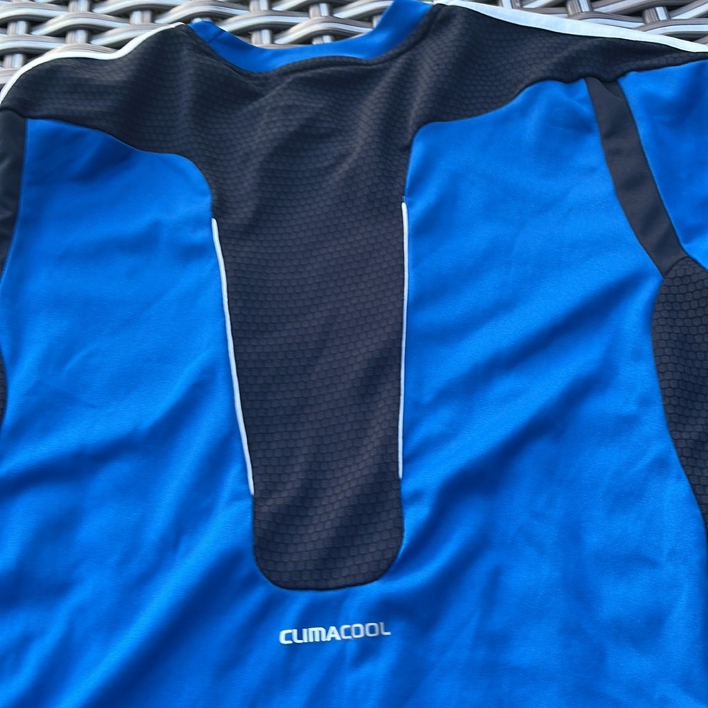 Adidas top - Picture 5 of 7
